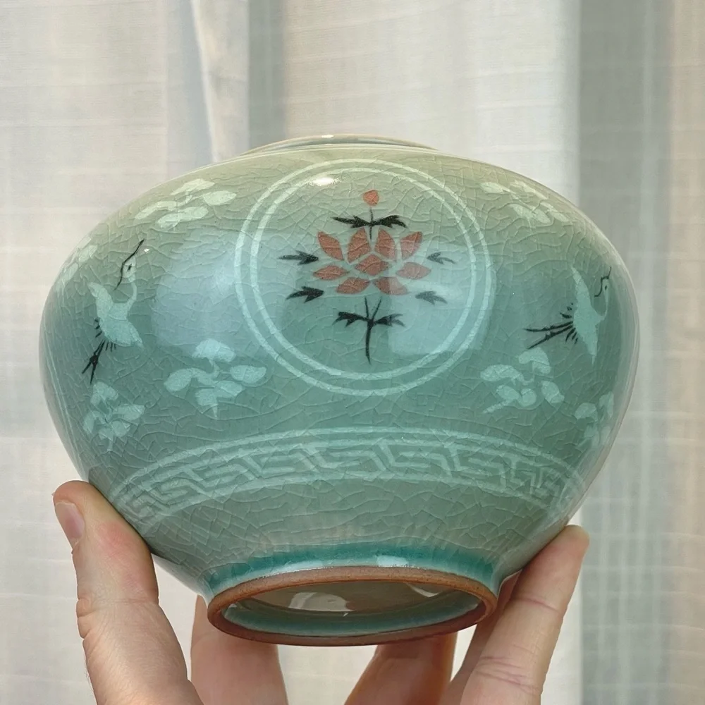 Korean Celadon Vase 4" Tall Bulbous Jar with Red Flowers Crane Decoration Sage - Picture 6 of 16